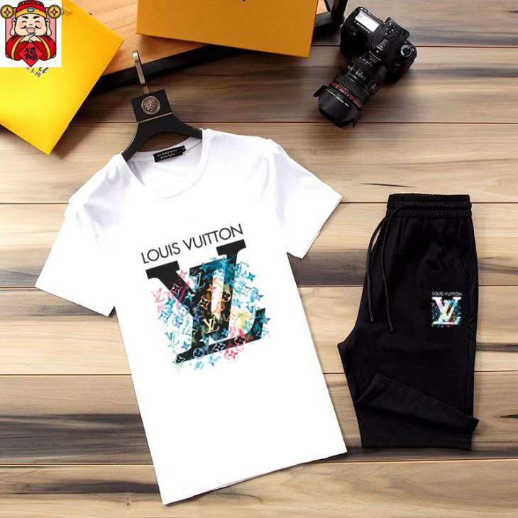 Picture of LV Shirt Pant Suits _SKULVM-5XLkdtr20023690